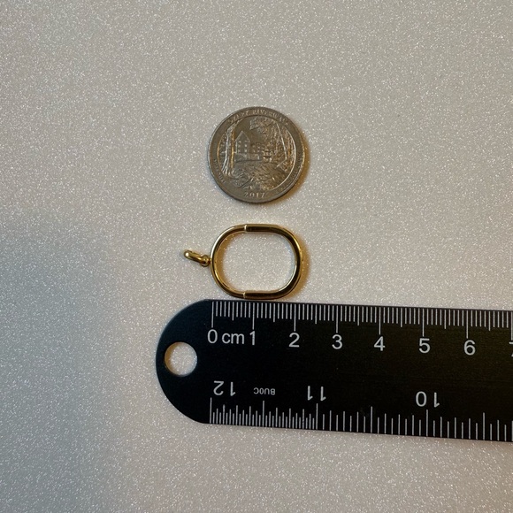 Gold Oval Pendant - Picture 5 of 8